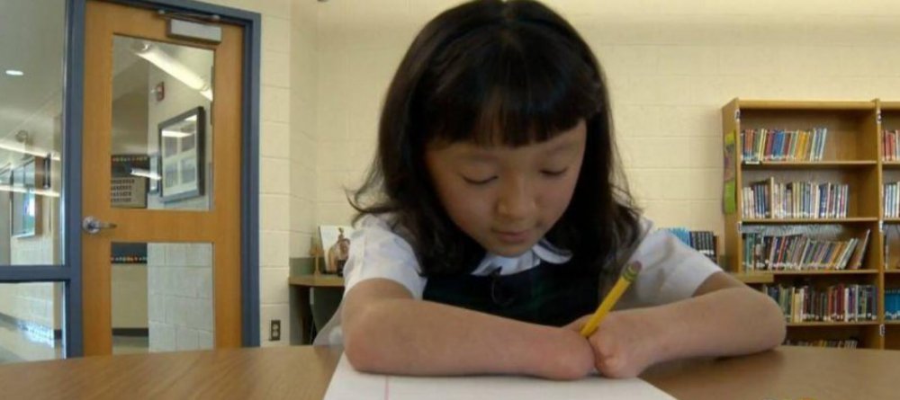 10-летняя китаянка без рук выиграла конкурс рукописного ввода в США